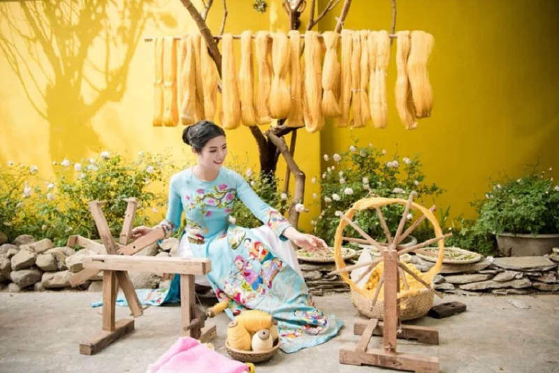 Làng lụa Vạn Phúc – Tinh tế trong từng sợi tơ